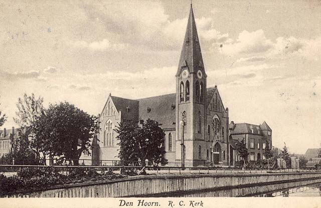 Twee gezichten van... Nr. 104: De r.k. kerk te Den Hoorn 